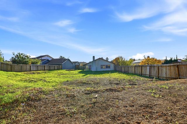 834 Coral Ridge Cir, Rodeo, CA 94572