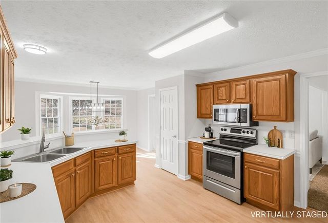 1574 Glenfield Drive, Lawrenceville, GA 30043