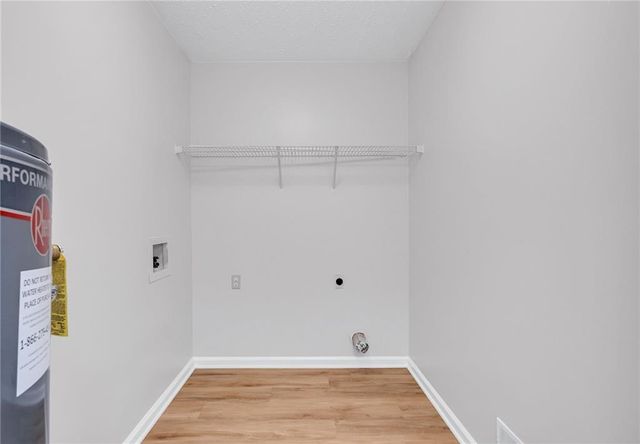 1574 Glenfield Drive, Lawrenceville, GA 30043