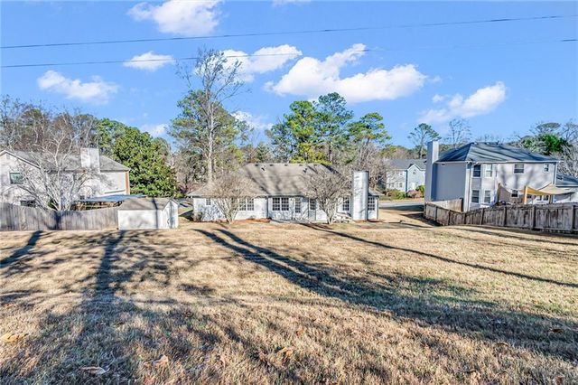 1574 Glenfield Drive, Lawrenceville, GA 30043