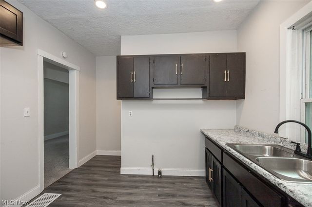 516 E 124th Street, Cleveland, OH 44108