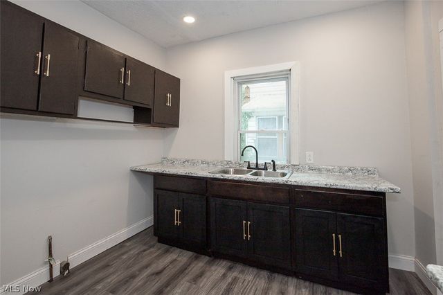 516 E 124th Street, Cleveland, OH 44108
