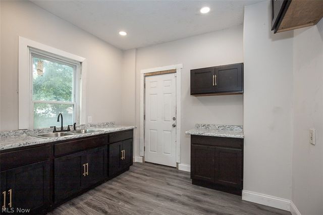 516 E 124th Street, Cleveland, OH 44108