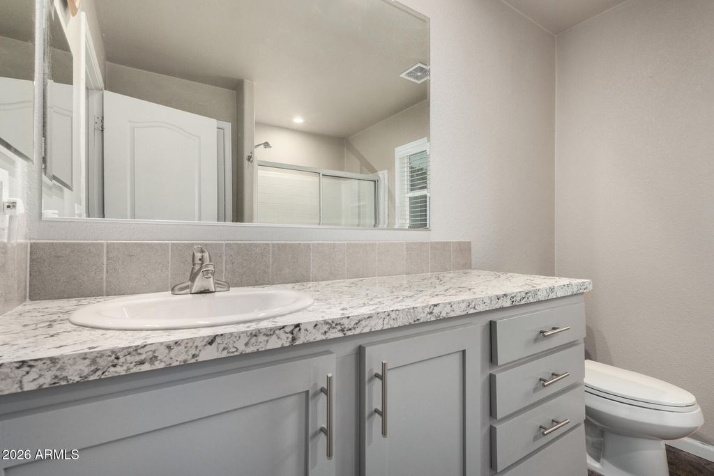 Image 11 of property listing at 10960 N 67TH Avenue 217, Glendale, AZ 85304
