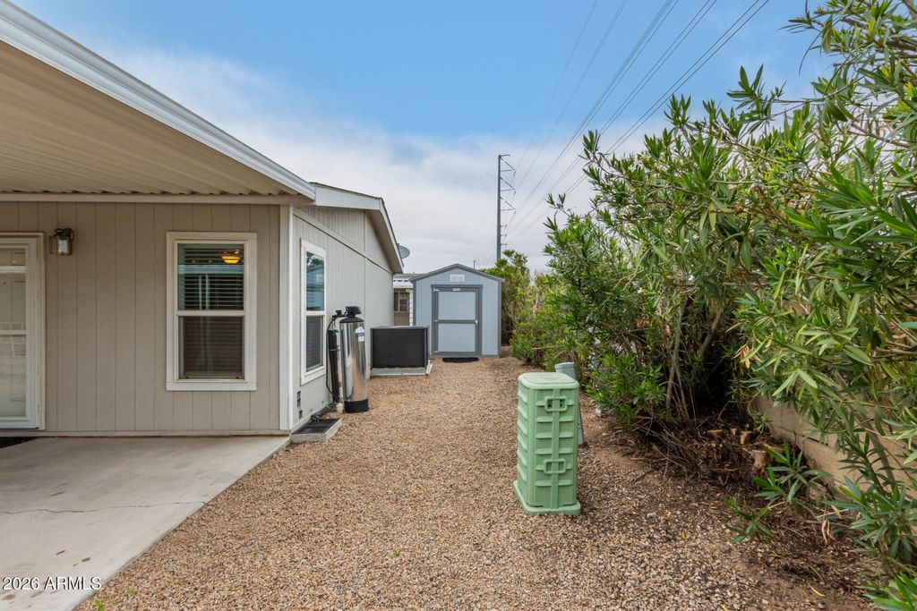 Image 19 of property listing at 10960 N 67TH Avenue 217, Glendale, AZ 85304