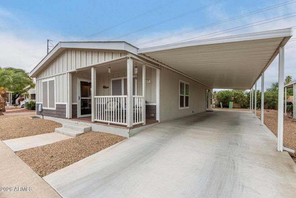 Image 2 of property listing at 10960 N 67TH Avenue 217, Glendale, AZ 85304