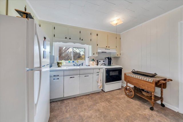 825 Knob Church RD, Henry, VA 24102