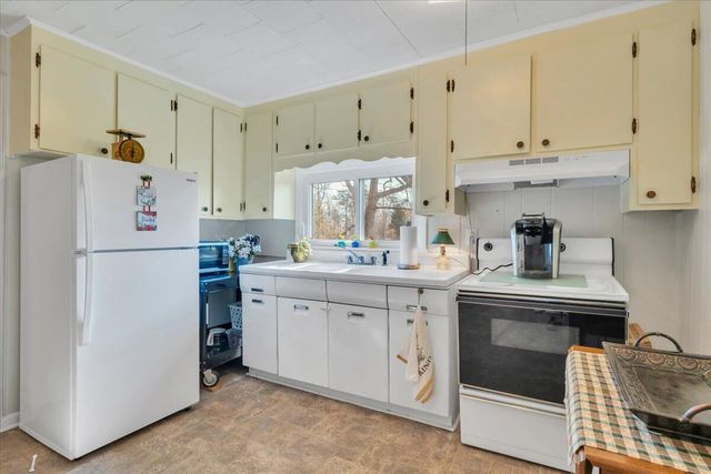 825 Knob Church RD, Henry, VA 24102