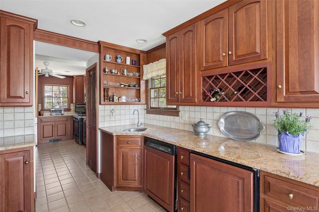 100 Crescent Street, Sag Harbor, NY 11963