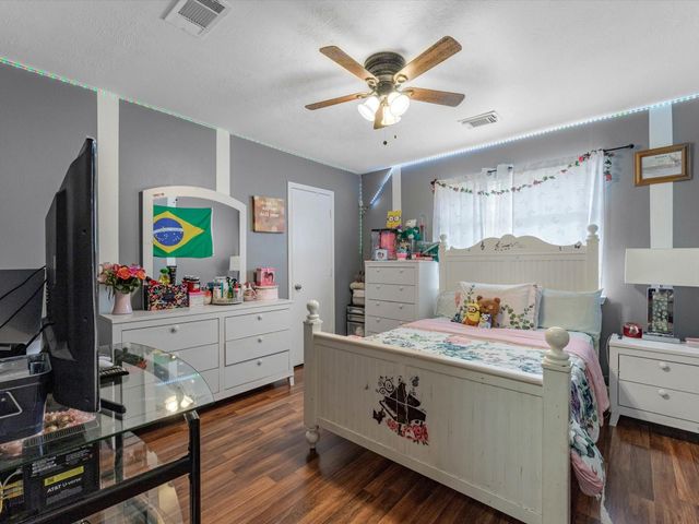 5002 Grasilla Drive, Houston, TX 77045