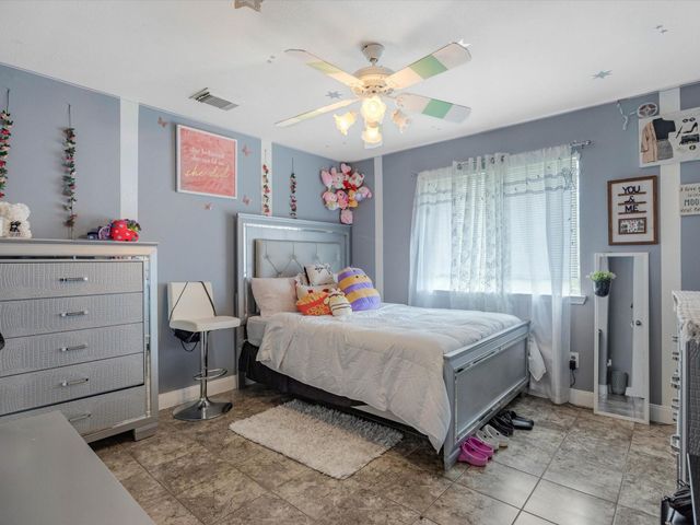 5002 Grasilla Drive, Houston, TX 77045