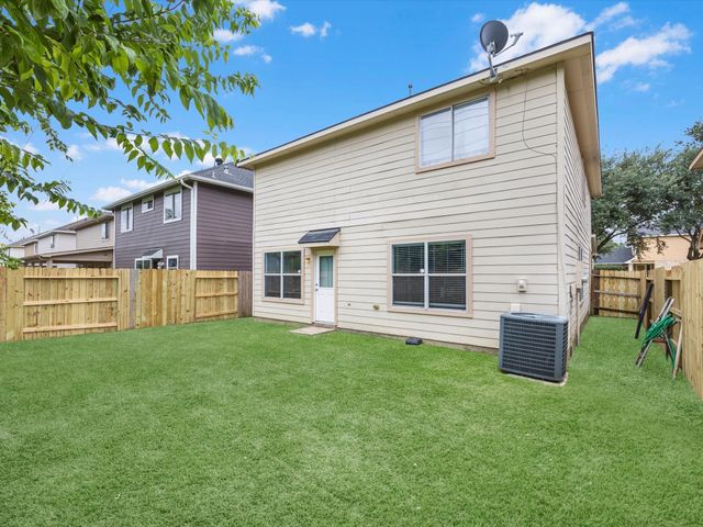 5002 Grasilla Drive, Houston, TX 77045