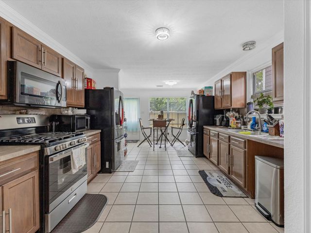 5002 Grasilla Drive, Houston, TX 77045