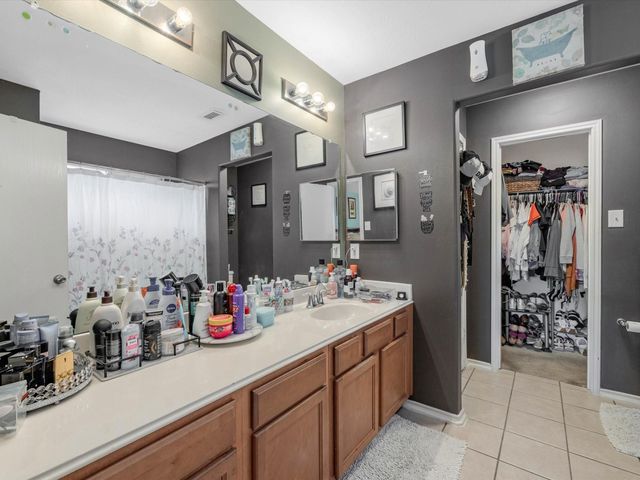 5002 Grasilla Drive, Houston, TX 77045