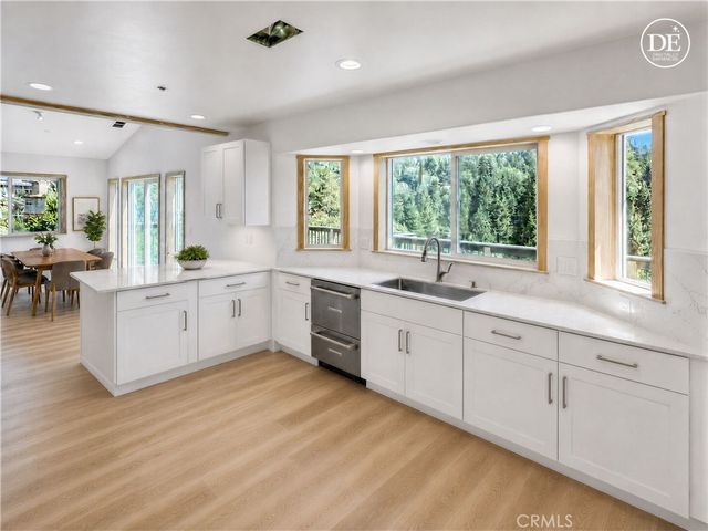 26885 Modoc Lane, Lake Arrowhead, CA 92352
