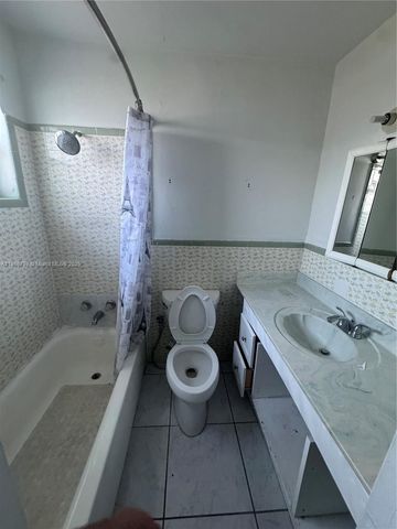 11012 SW 4th St, Sweetwater, FL 33174