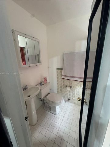 11012 SW 4th St, Sweetwater, FL 33174