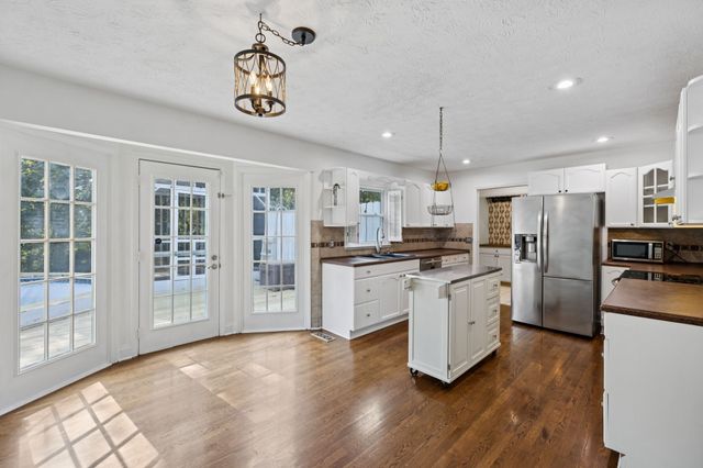8988 Big Oak Dr, Murfreesboro, TN 37129