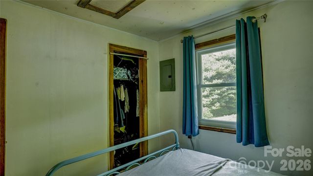 1213 Roaring Fork Road, Mars Hill, NC 28754