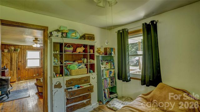 1213 Roaring Fork Road, Mars Hill, NC 28754