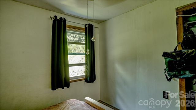 1213 Roaring Fork Road, Mars Hill, NC 28754