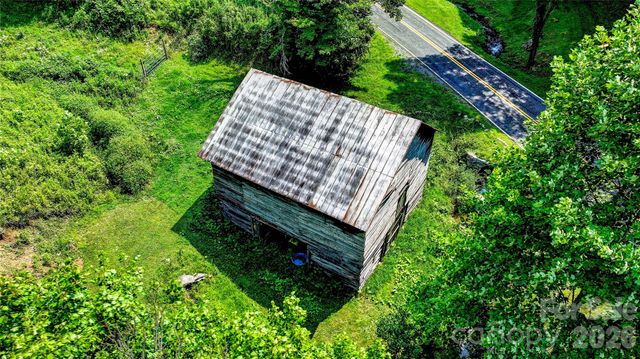 1213 Roaring Fork Road, Mars Hill, NC 28754