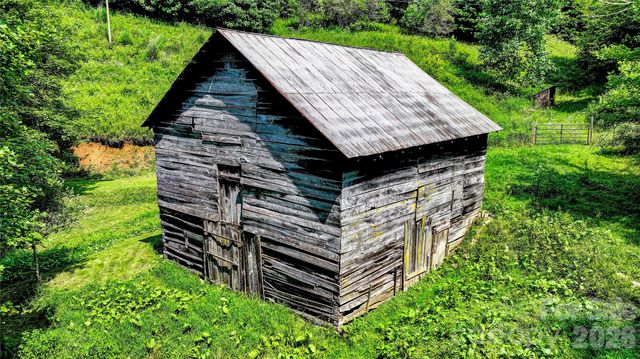 1213 Roaring Fork Road, Mars Hill, NC 28754