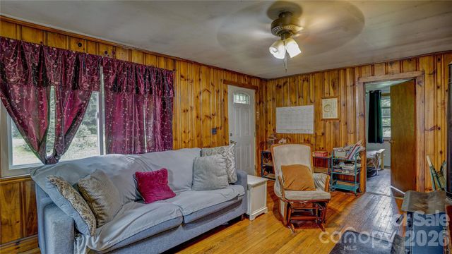 1213 Roaring Fork Road, Mars Hill, NC 28754