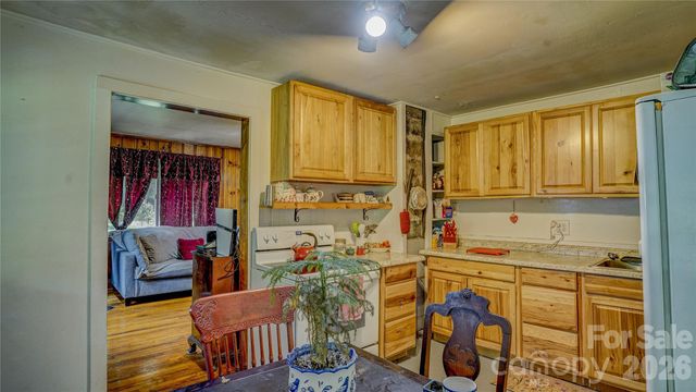 1213 Roaring Fork Road, Mars Hill, NC 28754