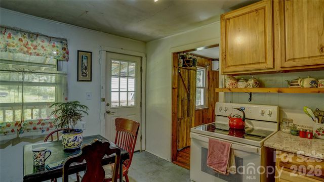 1213 Roaring Fork Road, Mars Hill, NC 28754
