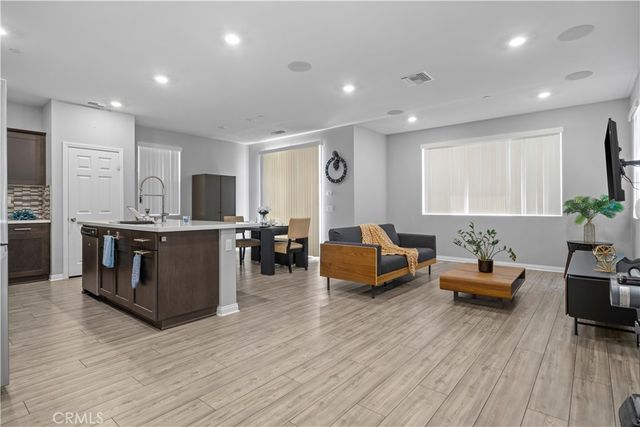 1609 Mahogany Tree, Upland, CA 91784