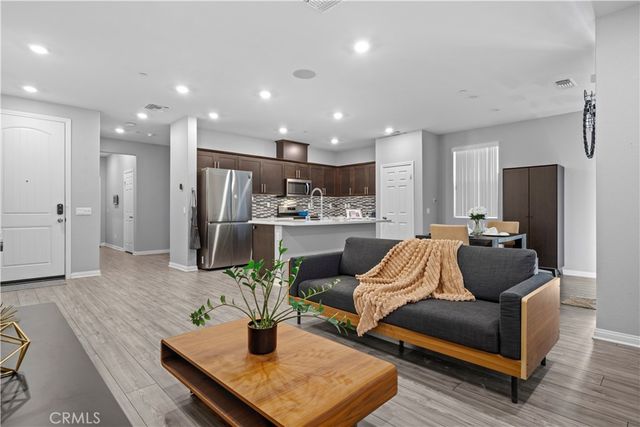 1609 Mahogany Tree, Upland, CA 91784