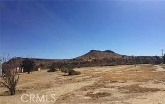 7494 Mojave Tropico Rd, Mojave, CA 93501