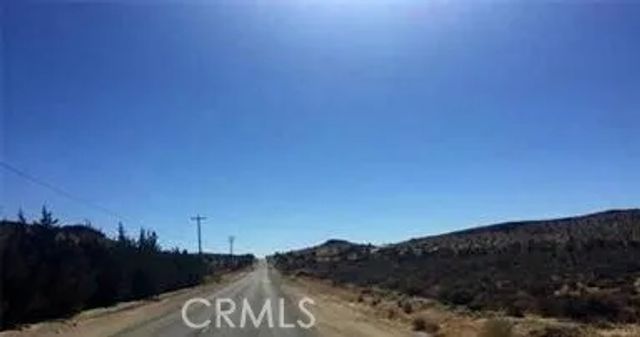 7494 Mojave Tropico Rd, Mojave, CA 93501