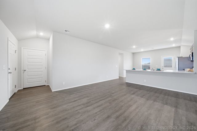 29321 E 80th Street S, Broken Arrow, OK 74014