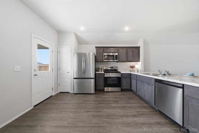 29321 E 80th Street S, Broken Arrow, OK 74014