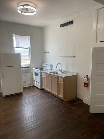 804 Sunset Avenue G, Dallas, TX 75208