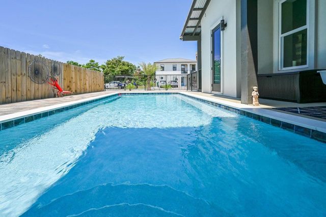 28 W Palm Beach Court, Miramar Beach, FL 32550