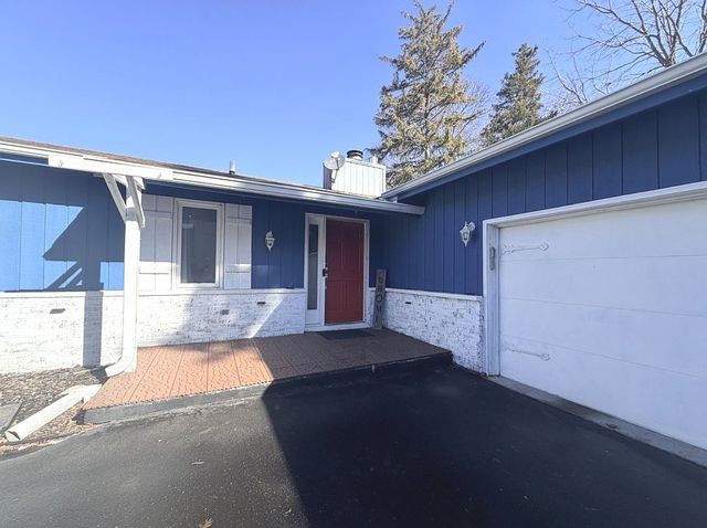 7 Woodhead Drive, Lake Villa, IL 60046