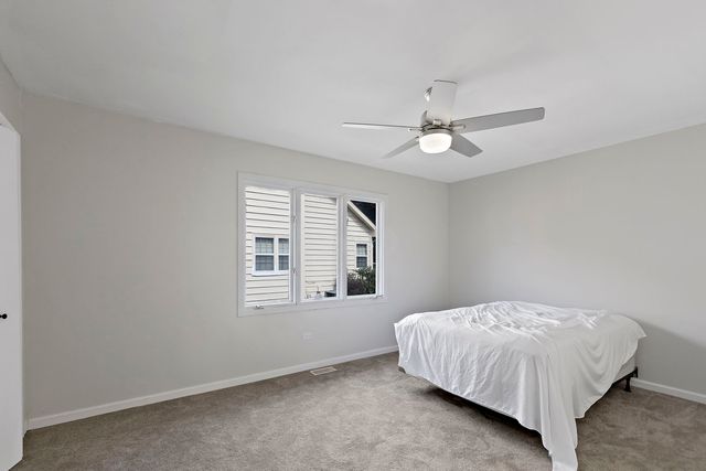 7 Woodhead Drive, Lake Villa, IL 60046