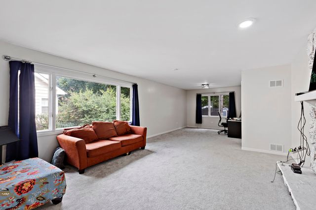 7 Woodhead Drive, Lake Villa, IL 60046