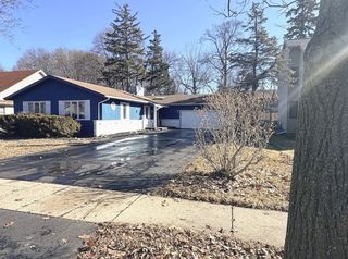 7 Woodhead Drive, Lake Villa, IL 60046