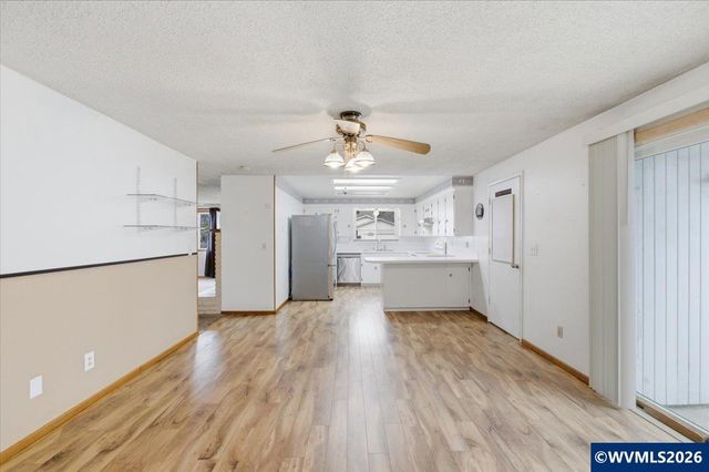 1435 Elm St, Sweet Home, OR 97386