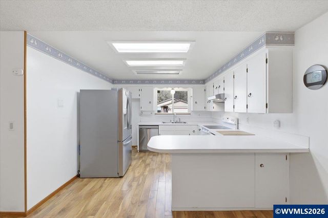 1435 Elm St, Sweet Home, OR 97386