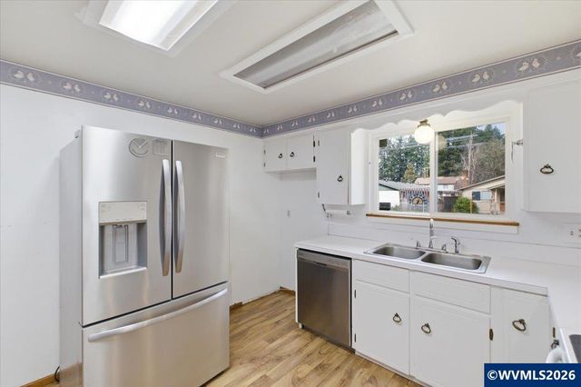 1435 Elm St, Sweet Home, OR 97386