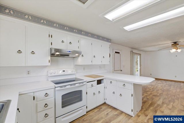 1435 Elm St, Sweet Home, OR 97386