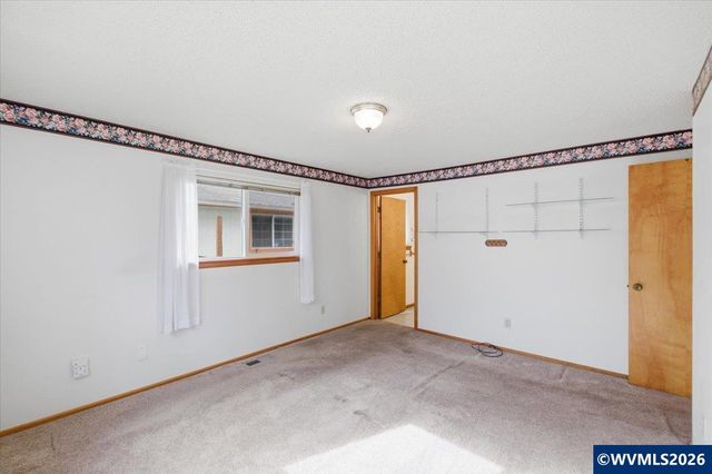 1435 Elm St, Sweet Home, OR 97386