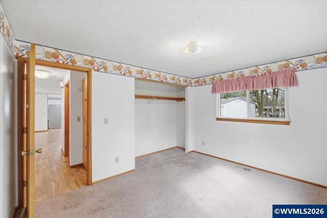 1435 Elm St, Sweet Home, OR 97386