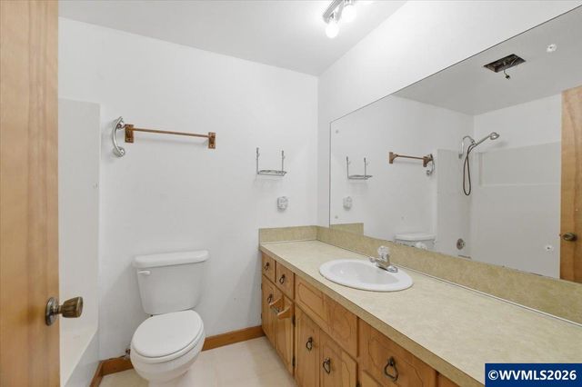 1435 Elm St, Sweet Home, OR 97386