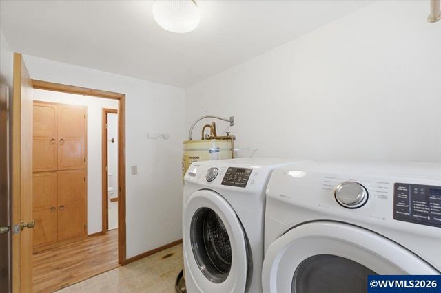 1435 Elm St, Sweet Home, OR 97386